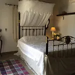 Paradise Traditional House Holiday home