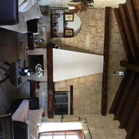 Paradise Traditional House Maroni