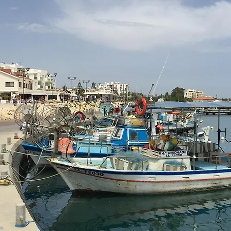 Paradise Traditional House Maroni