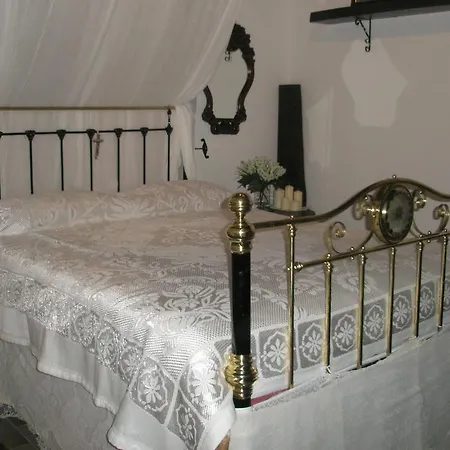 Paradise Traditional House Maroni