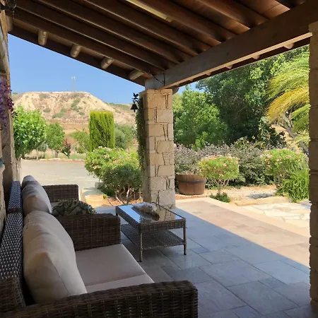 Paradise Traditional House * Maroni