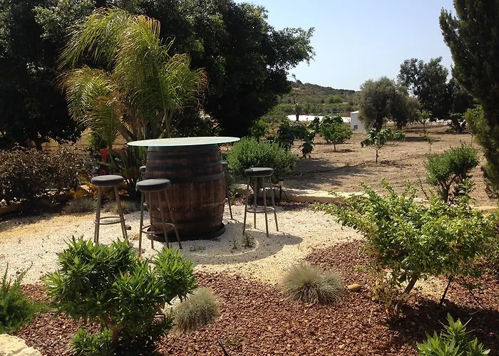 Paradise Traditional House Maroni